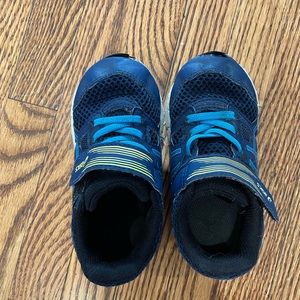 Good condition - Toddler Size 9 ASICS